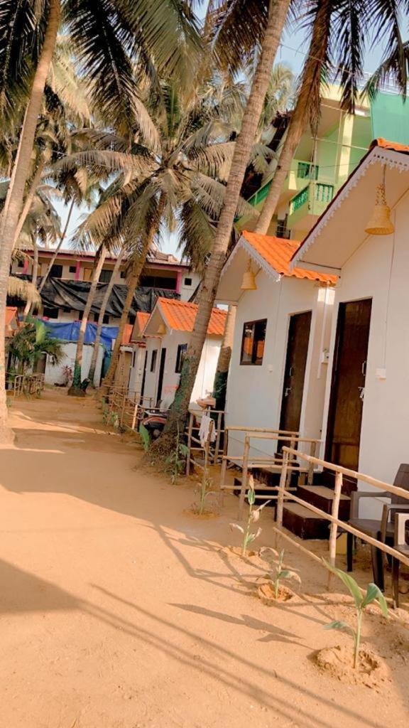 Paradice Huts Guest house *
