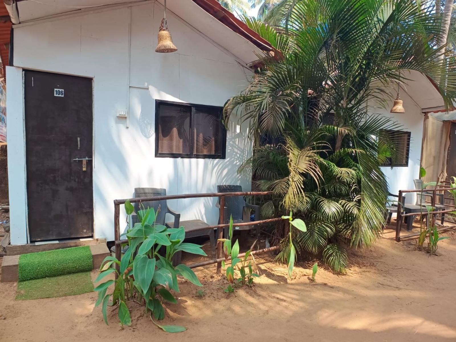 Paradice Huts